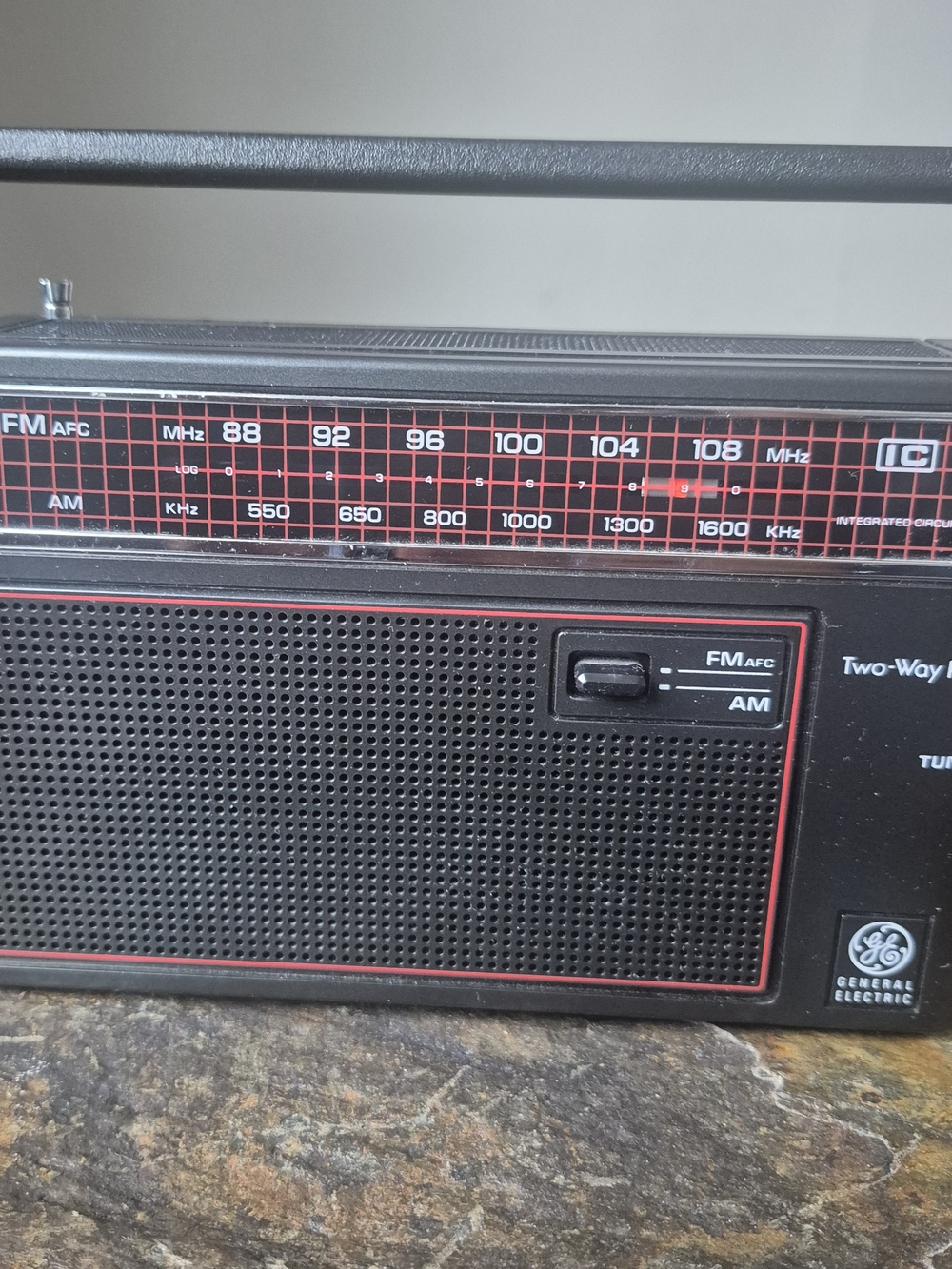 GE General Electric AM FM Portable Radio Two-Way Black Model 7-2660D Vtg Tested!